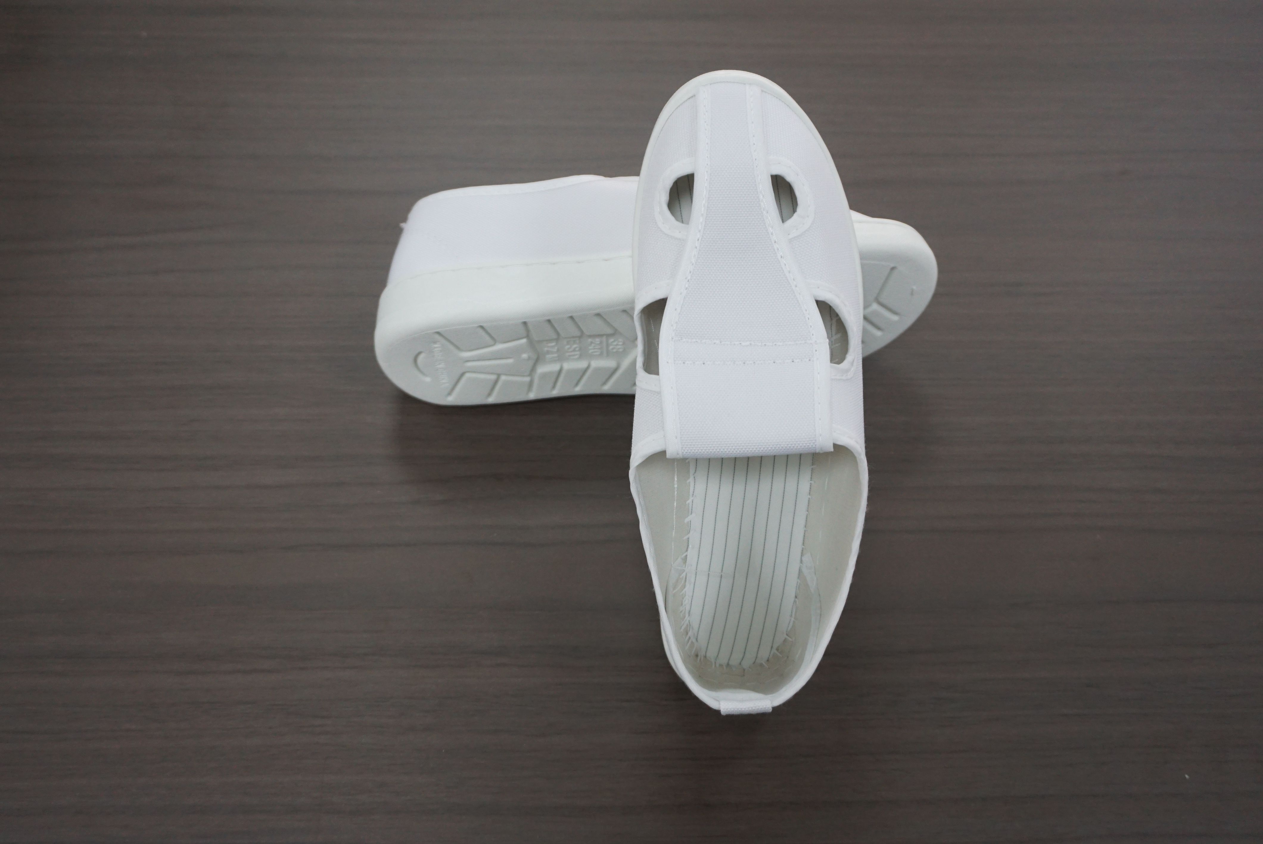 The Principle and Function of Antistatic Shoes